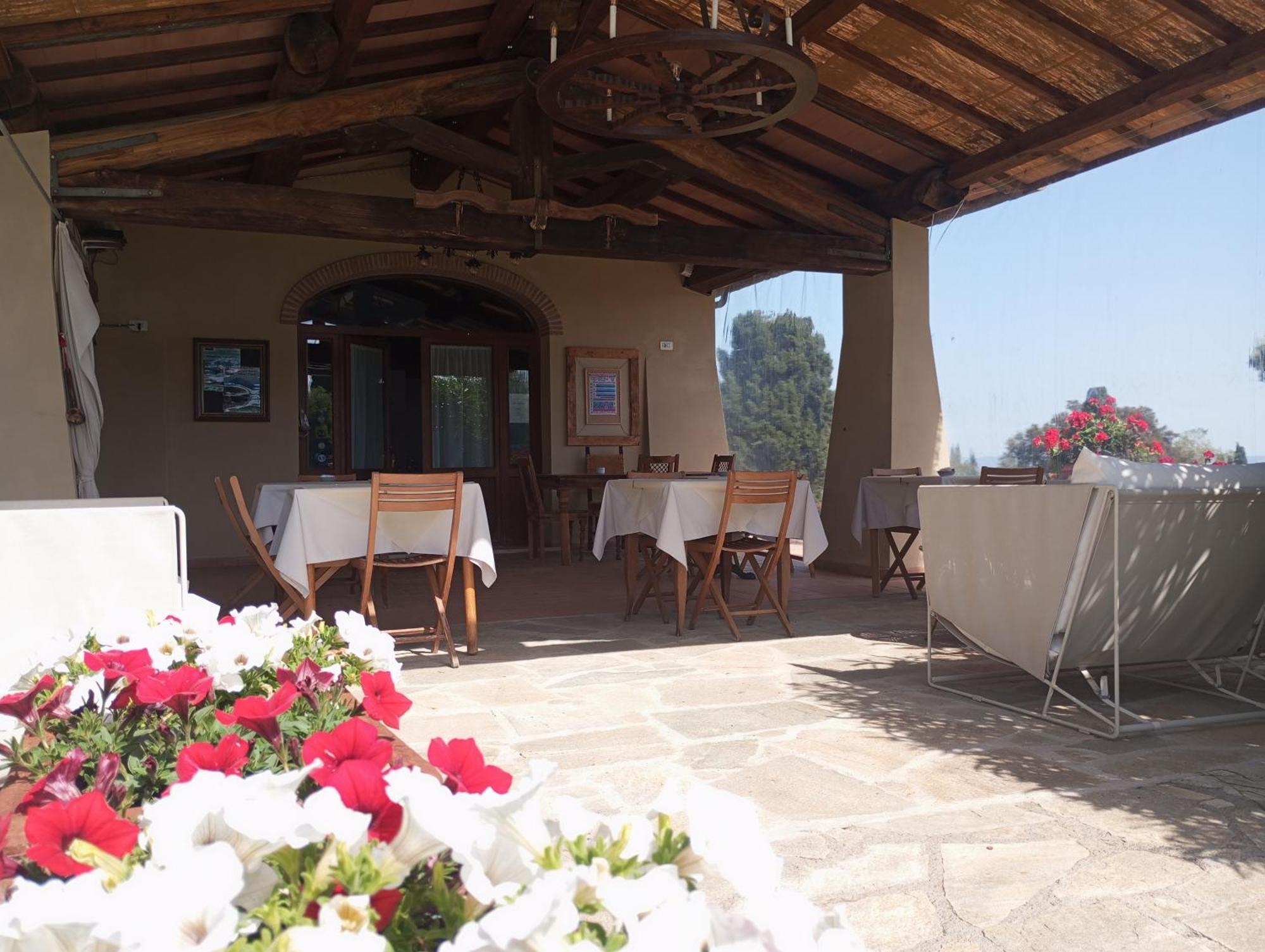 Agriturismo La Luciana 卡斯蒂里昂纳·德拉佩 外观 照片