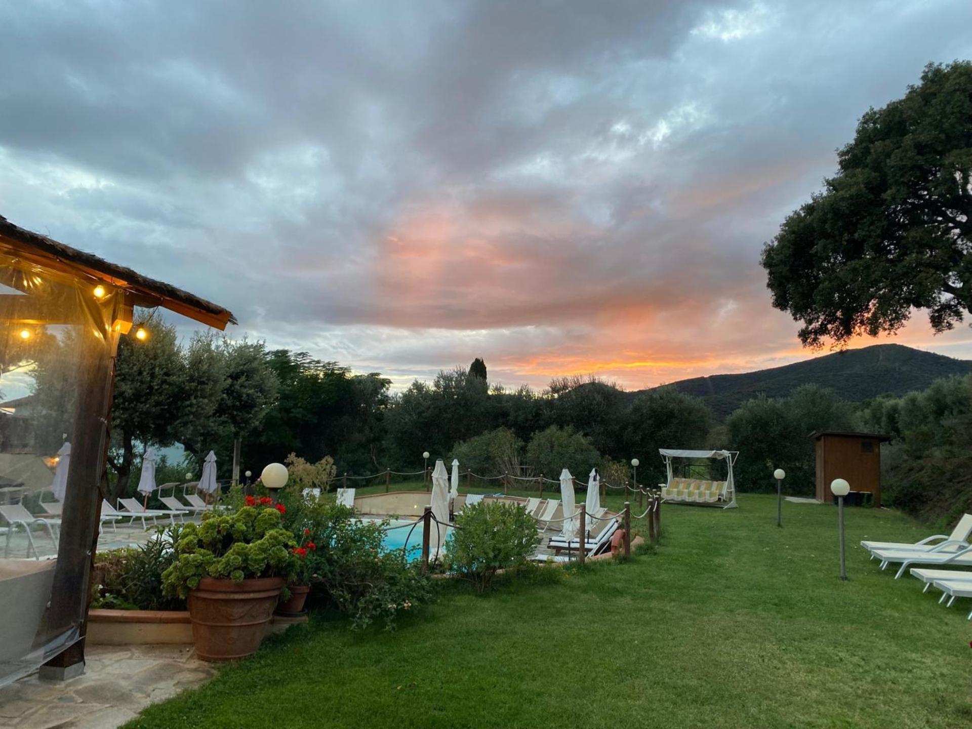 Agriturismo La Luciana 卡斯蒂里昂纳·德拉佩 外观 照片